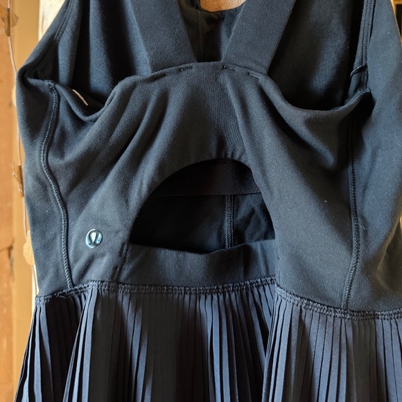Lululemon athletica workout top size 6 black - Picture 8 of 8